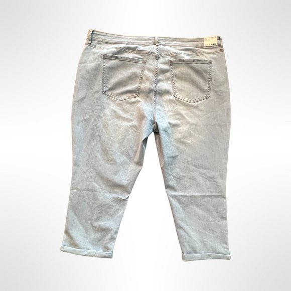 New Code Bleu Jeans Luxe Lift 22W Light Blue Tapered Leg Weekend Stretch Cropped - Picture 4 of 4